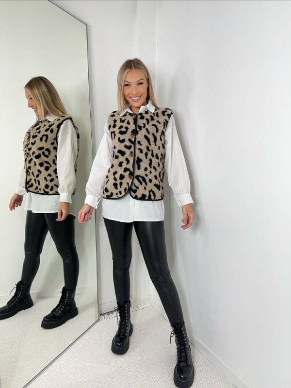 Veste teddy sans manches léopard