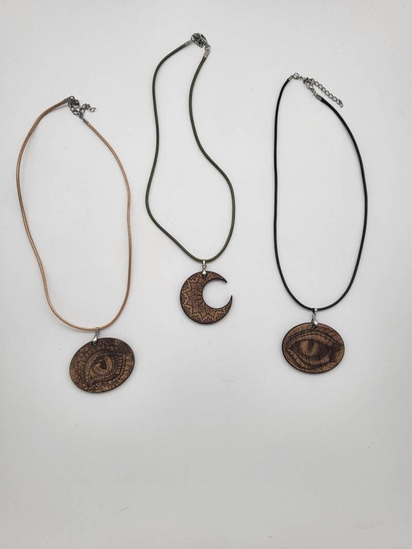 Halsketting met houten hanger