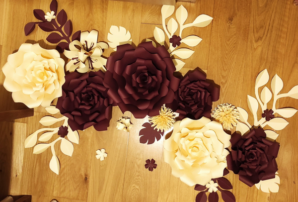 Minnie and Flowers Wall Decor