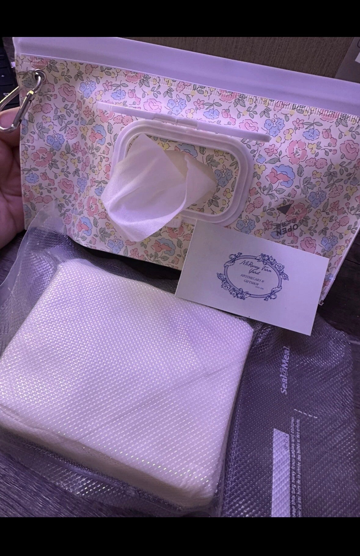 Antiseptic Cleansing 100 Wipes with togo storage