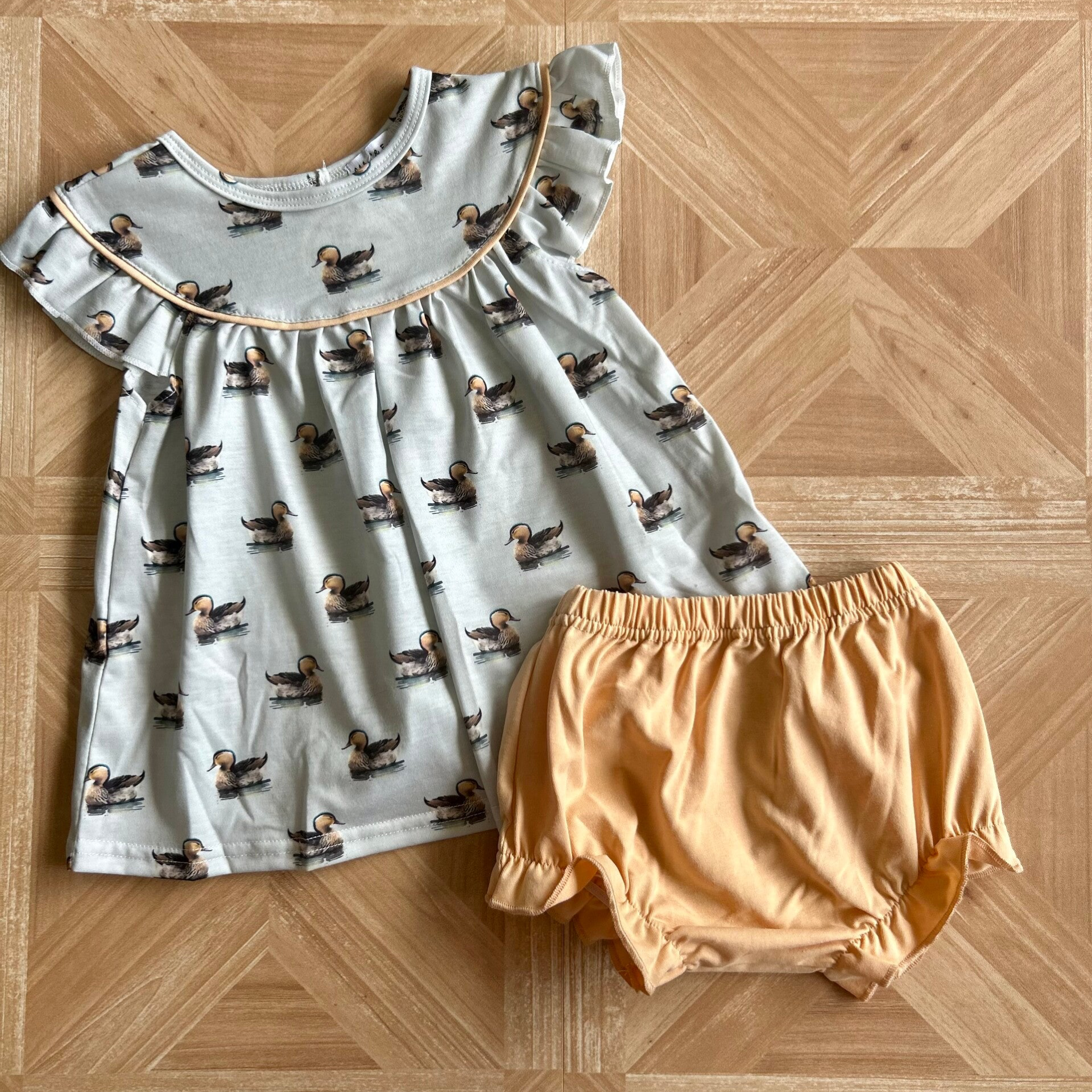 Grey Duck Set