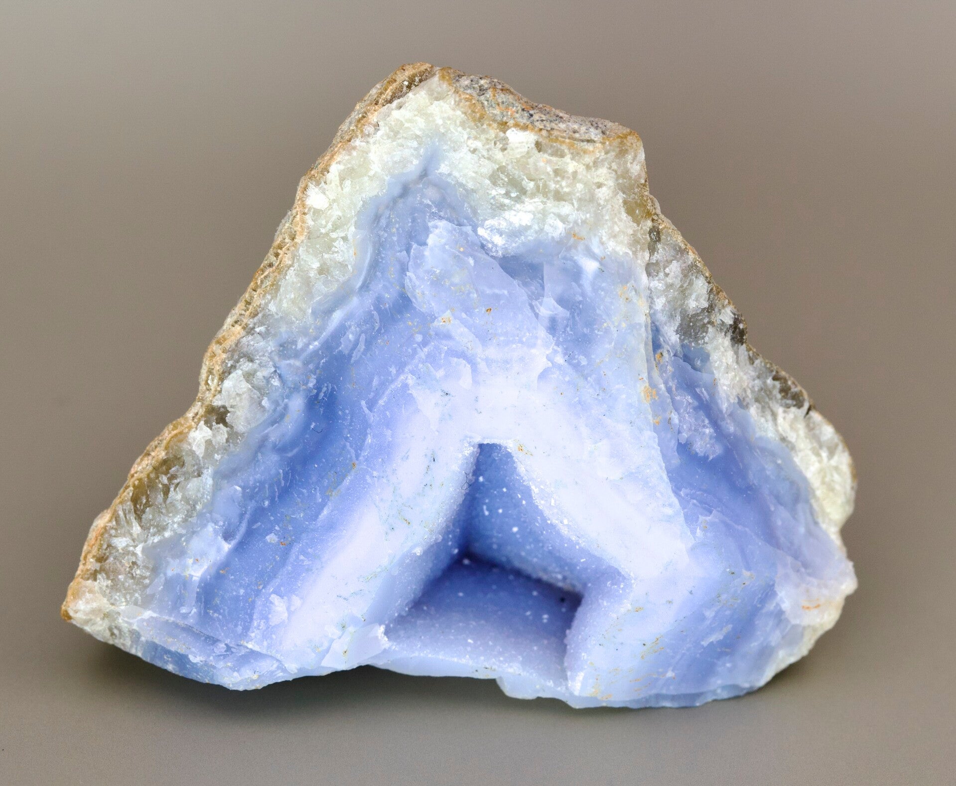 💙✨ Blue Chalcedony – Mali