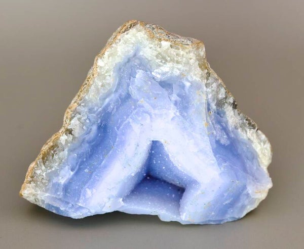 💙✨ Blue Chalcedony – Mali