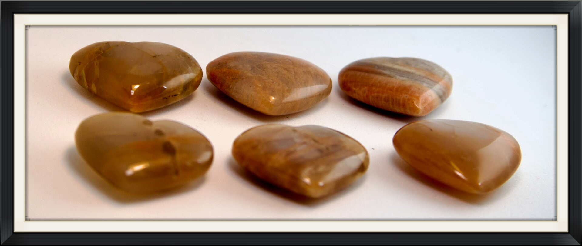 🧡🌙 Peach Moonstone Heart – Madagascar