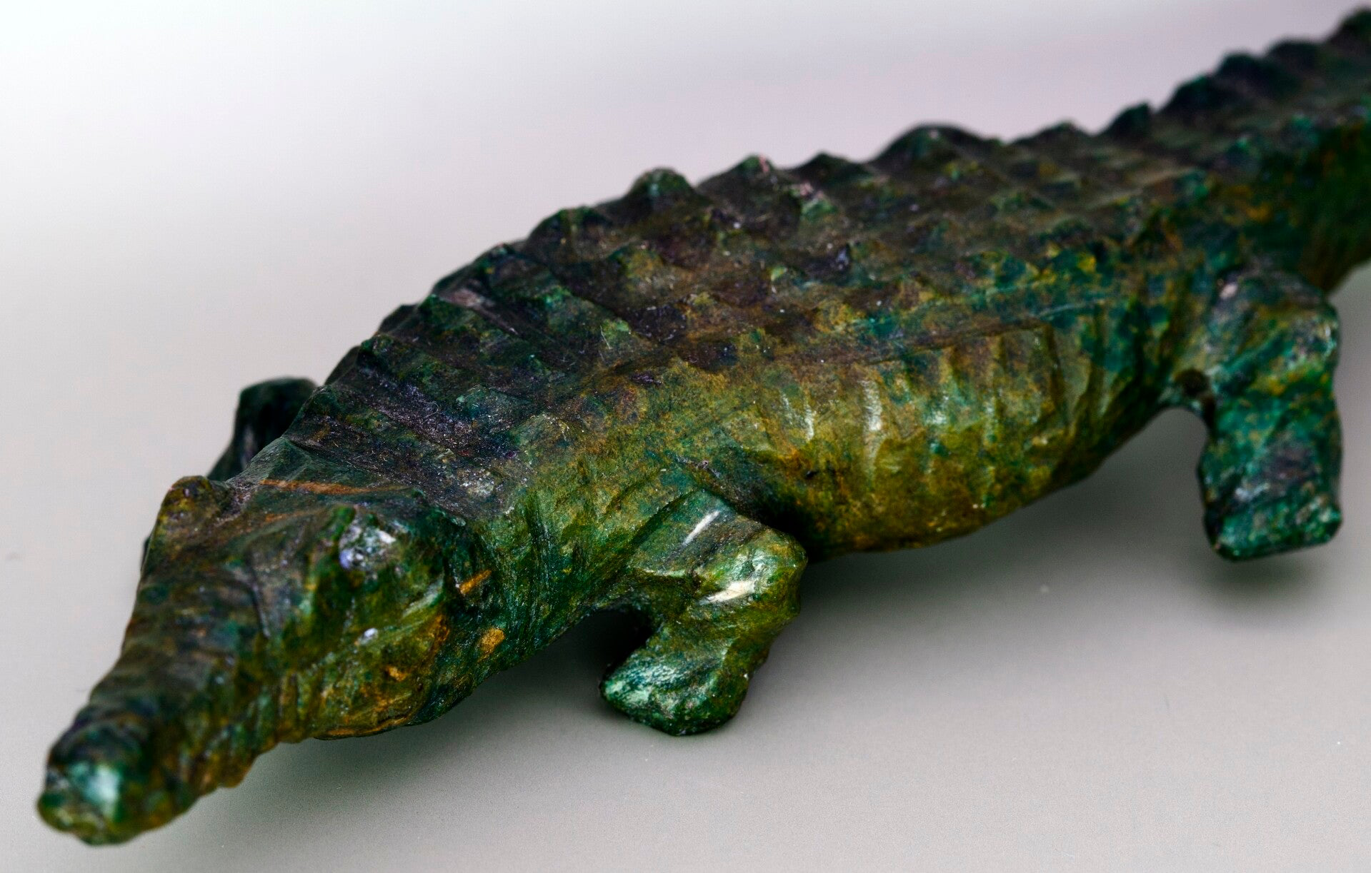 🐊 Serpentine Crocodile Carving – Zimbabwe