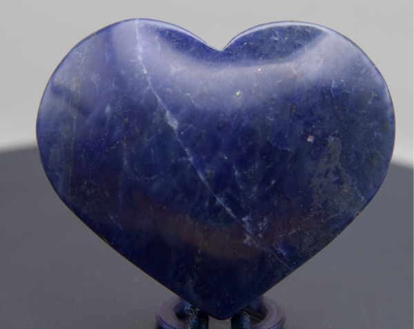 💙✨ Sodalite Heart – Namibia (1 Piece, 60g)