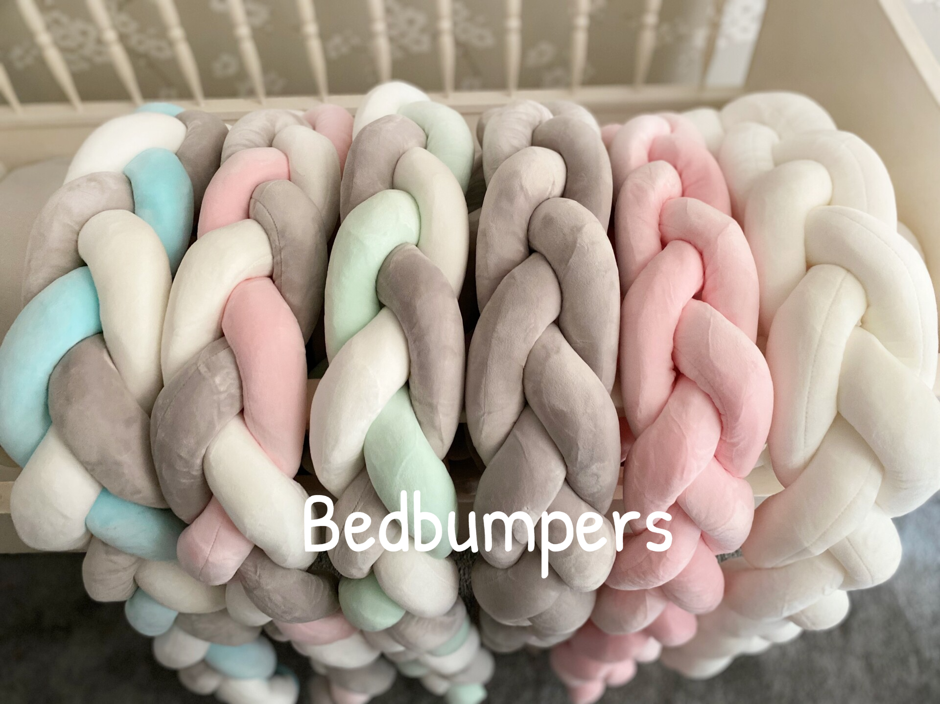 Baby gevlochten bedbumpers / bedomranders verschillende kleuren