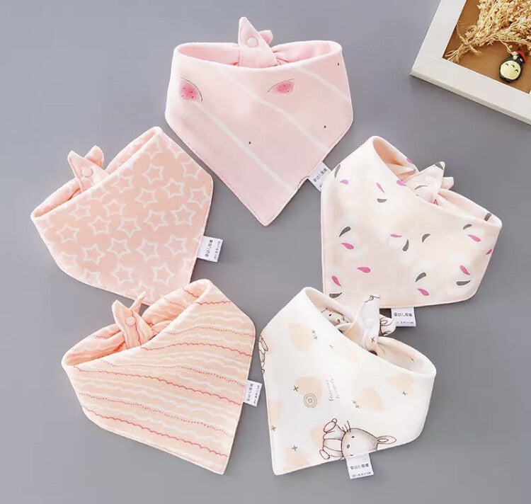 Set van 5 lichtroze baby bandana slabbetjes