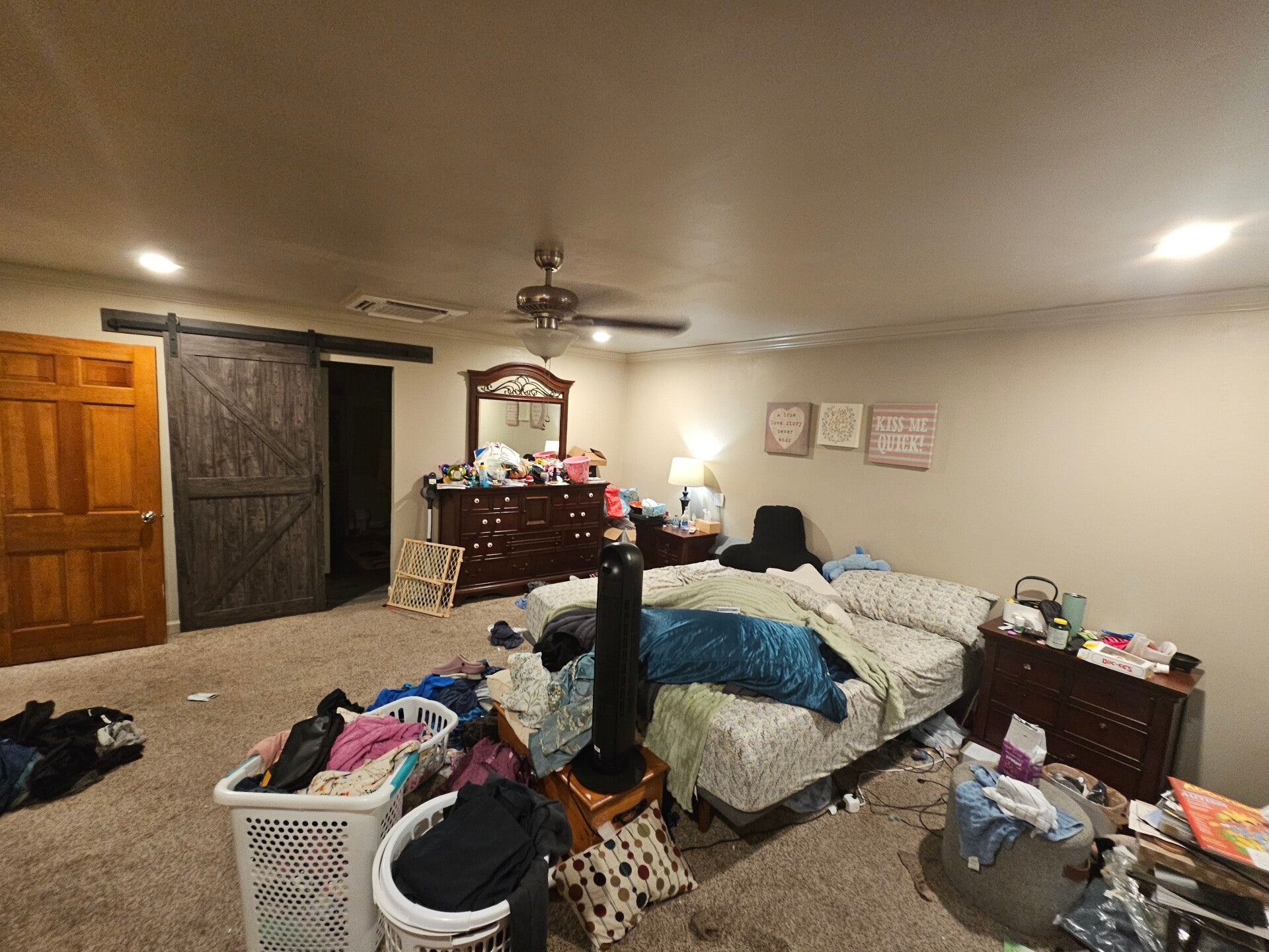 1000022880-standard.jpg