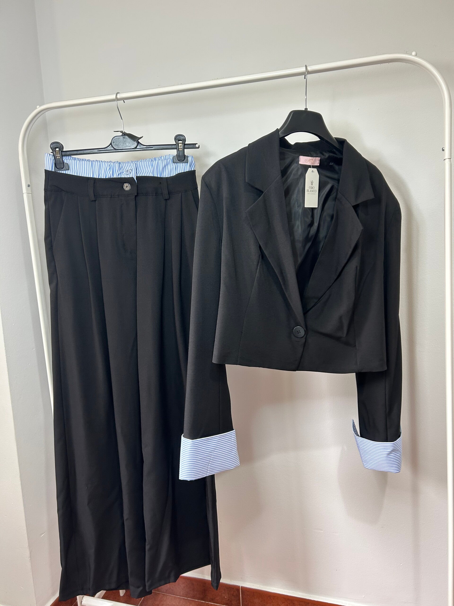 TRAJE KARIMA