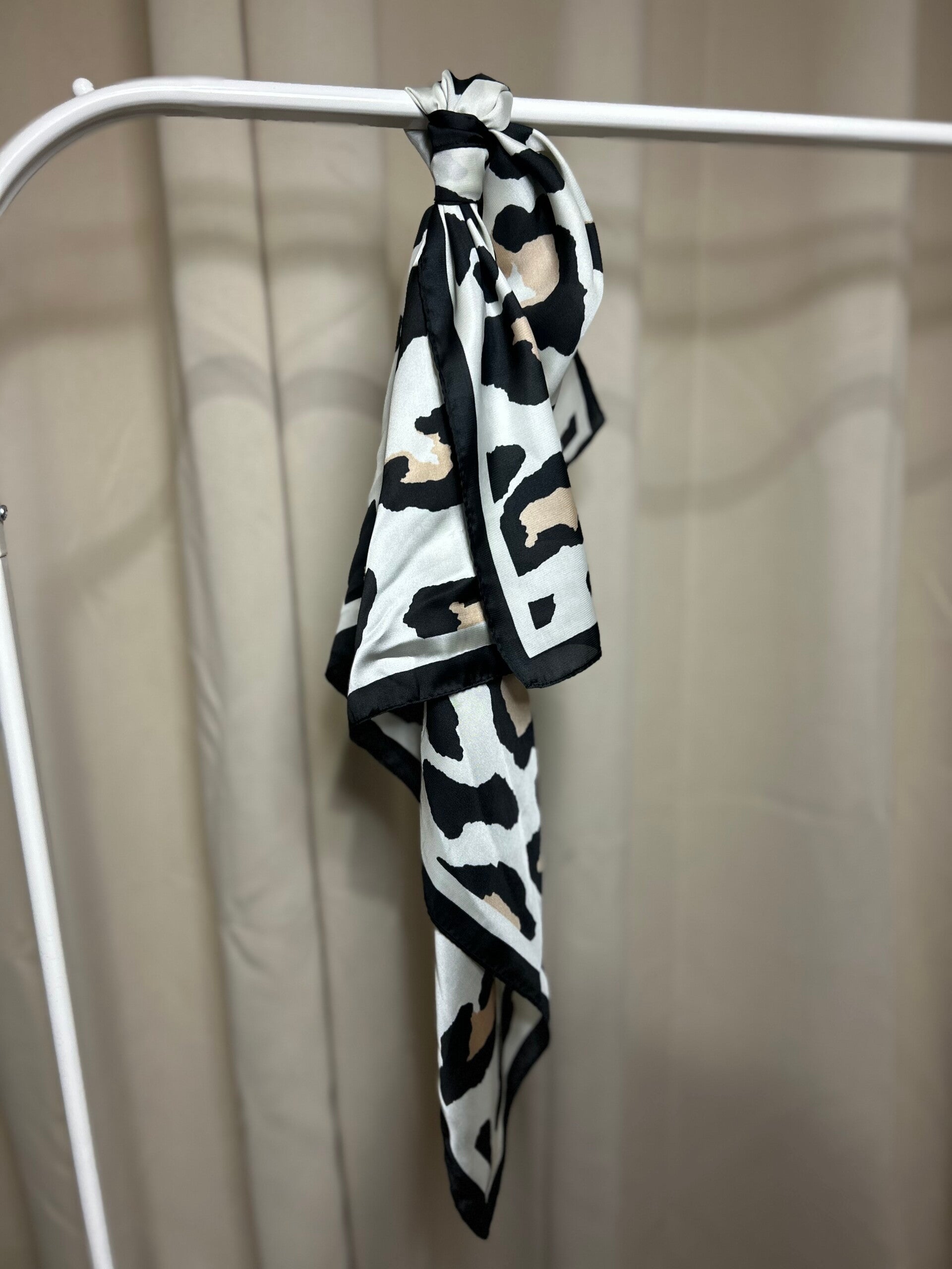 PAÑUELO LEOPARDO