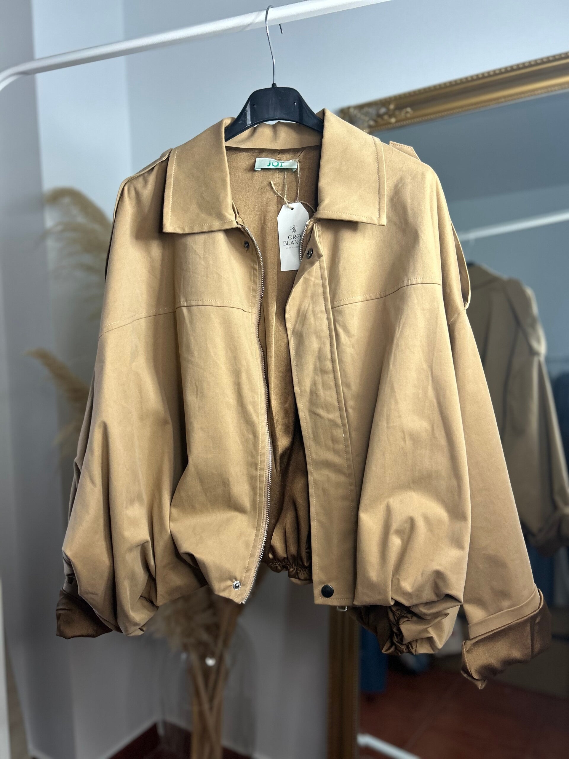 BOMBER CARLA