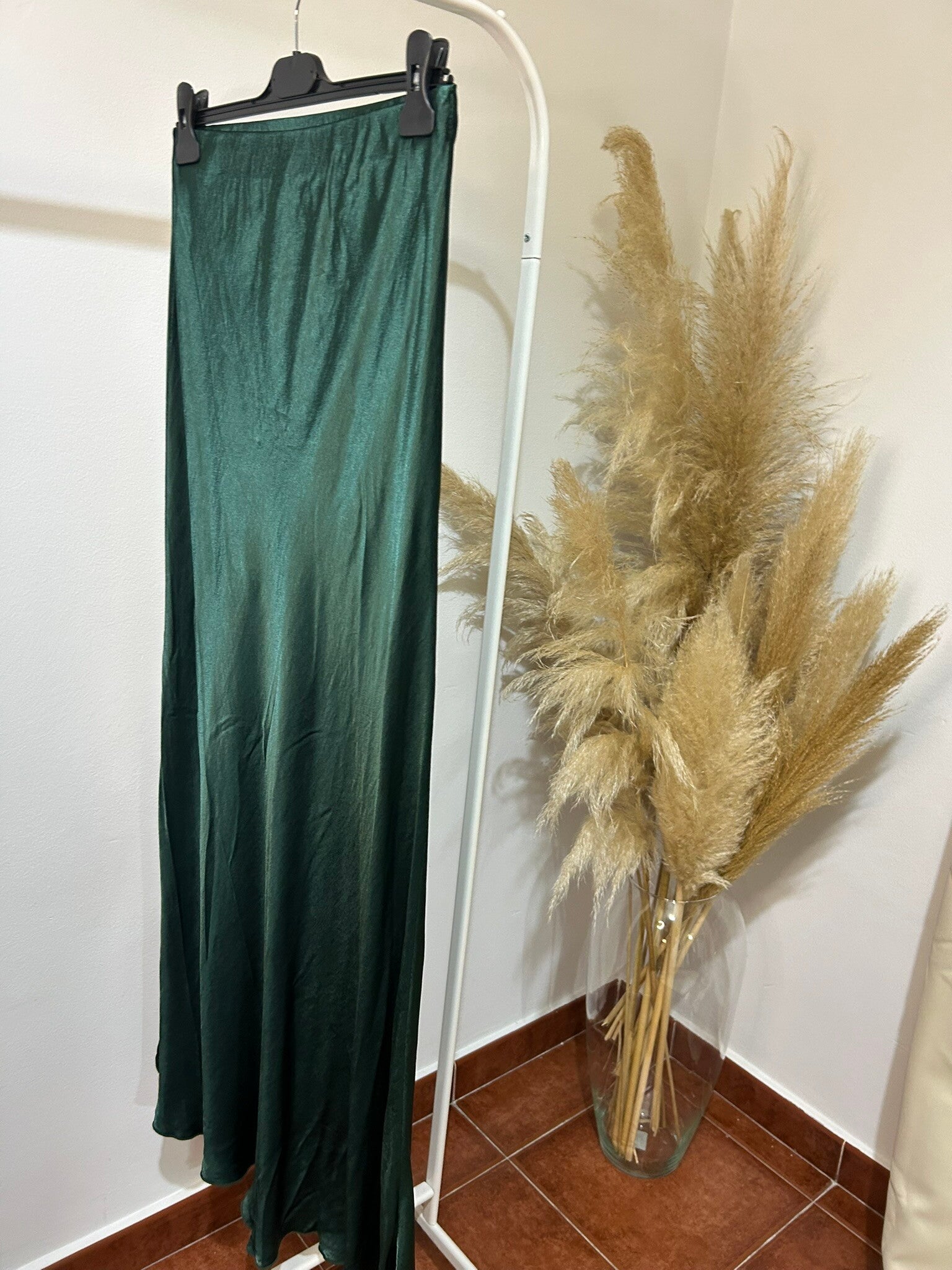 FALDA SATÉN LARGA VERDE