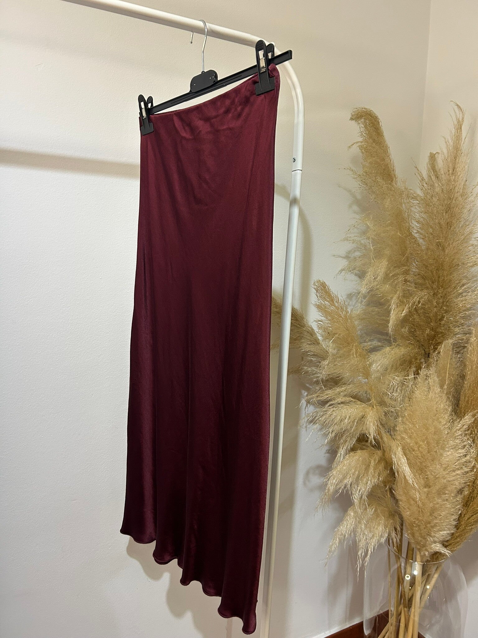 FALDA SATÉN BURDEOS