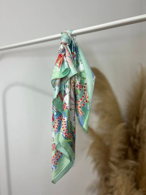 PAÑUELO TONO VERDE