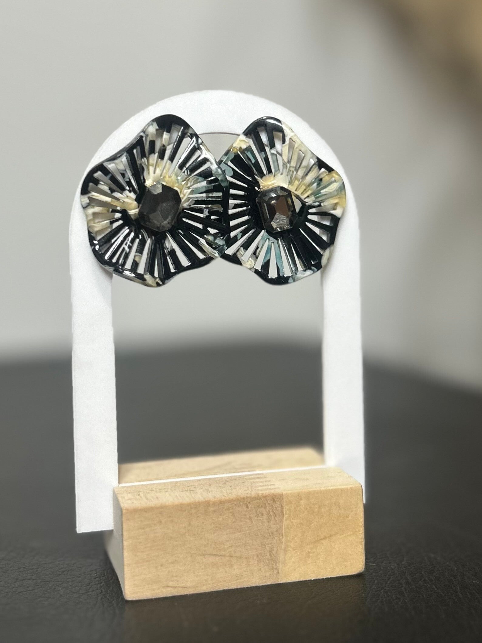 PENDIENTES MEDUSA NEGRA