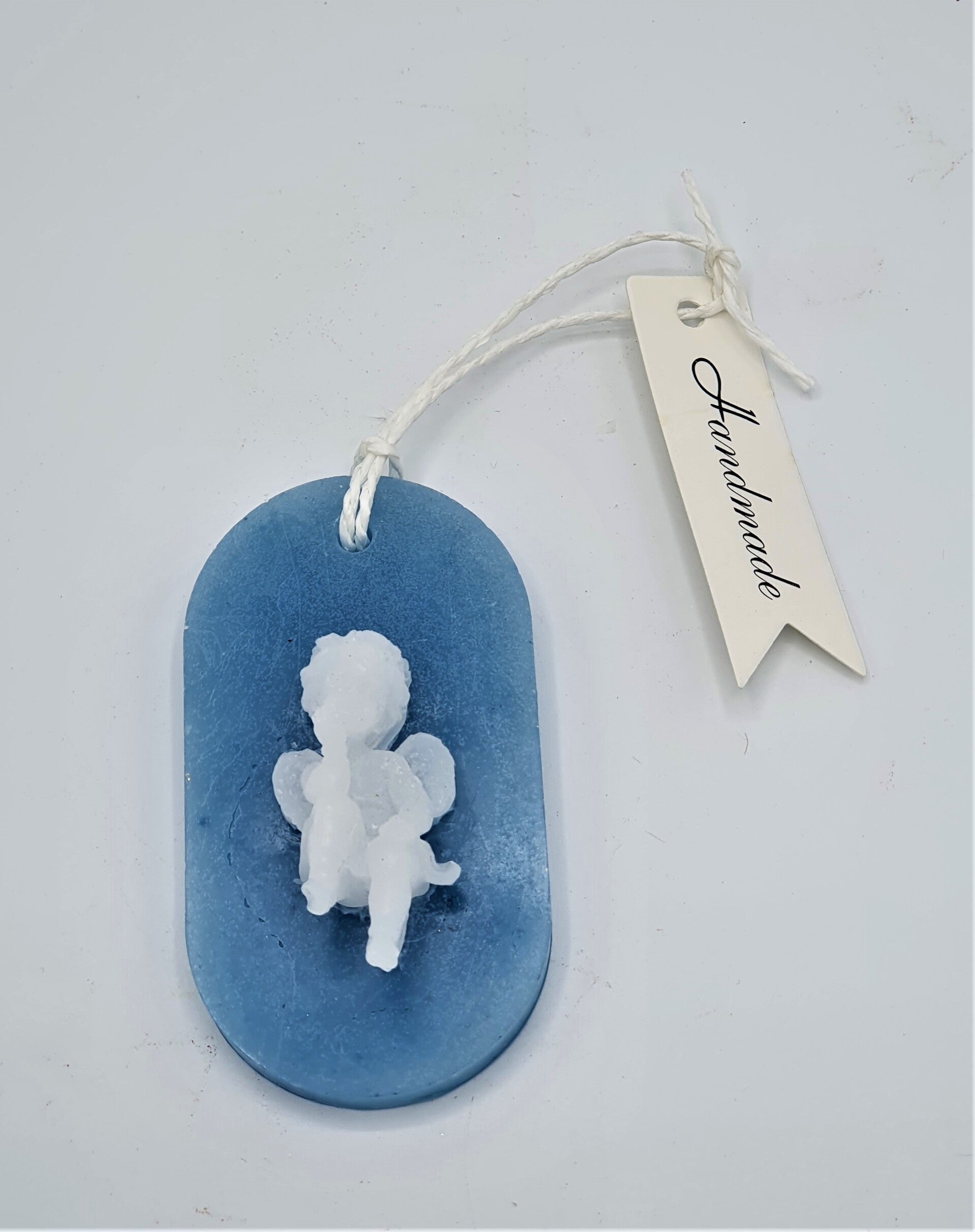 Engel op ovaal plateau