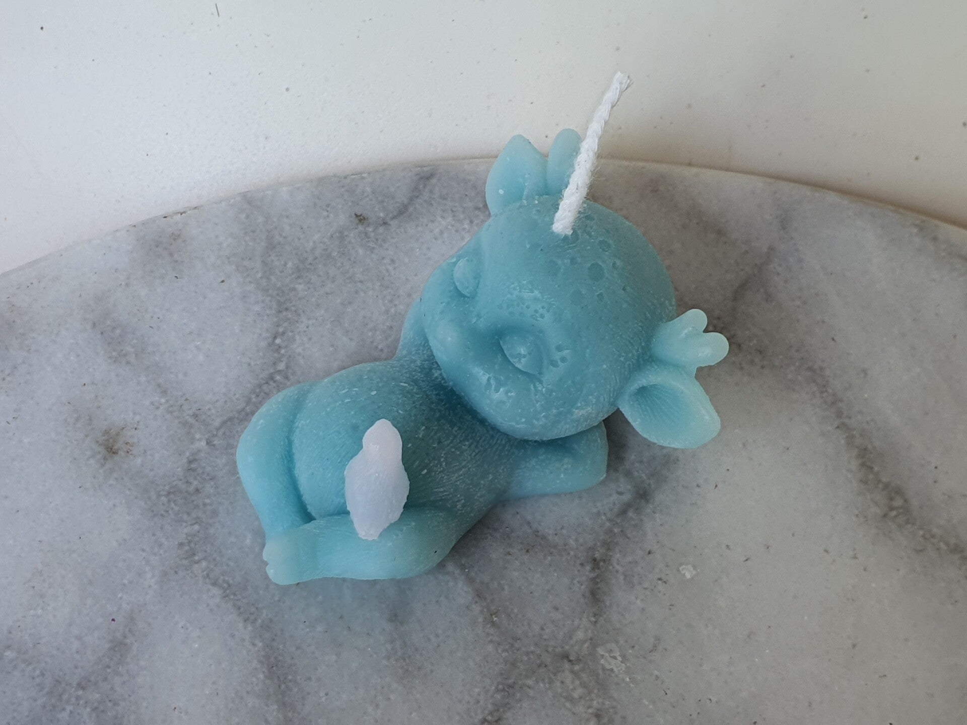 Babyhertje met vogel