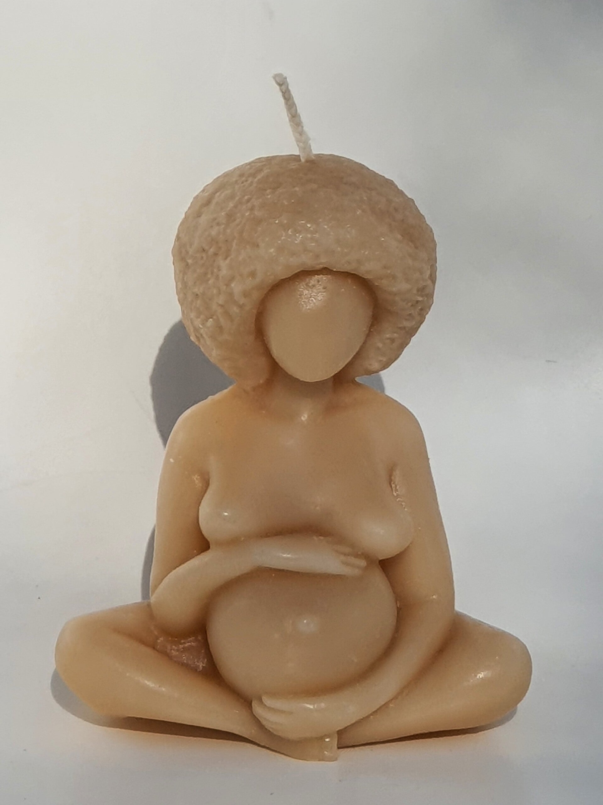 Zwangere vrouw in meditatie