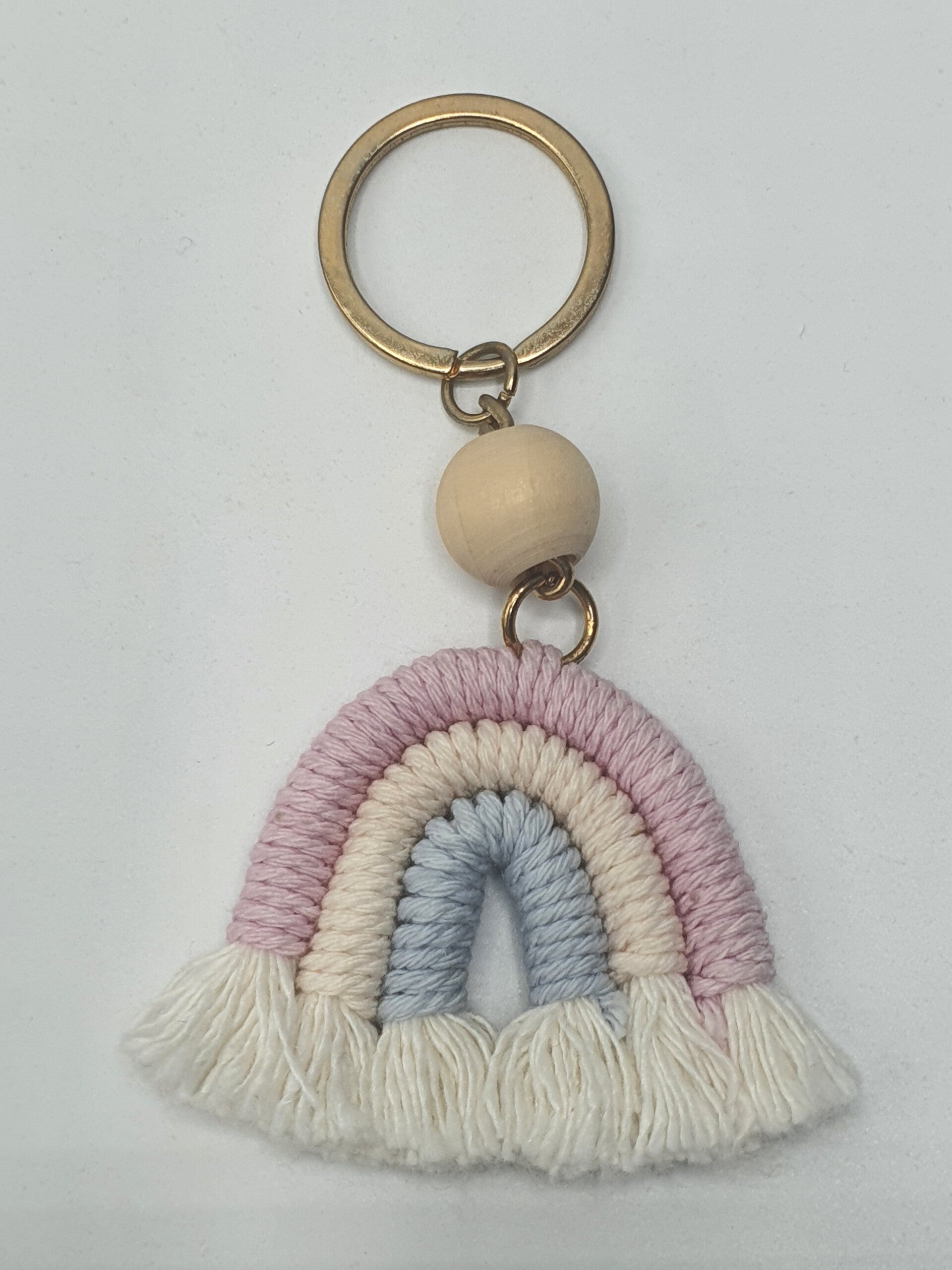 Regenboogje sleutelhanger macramé