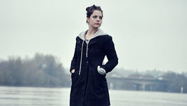 marie-24-standard-dqzv9y.jpg