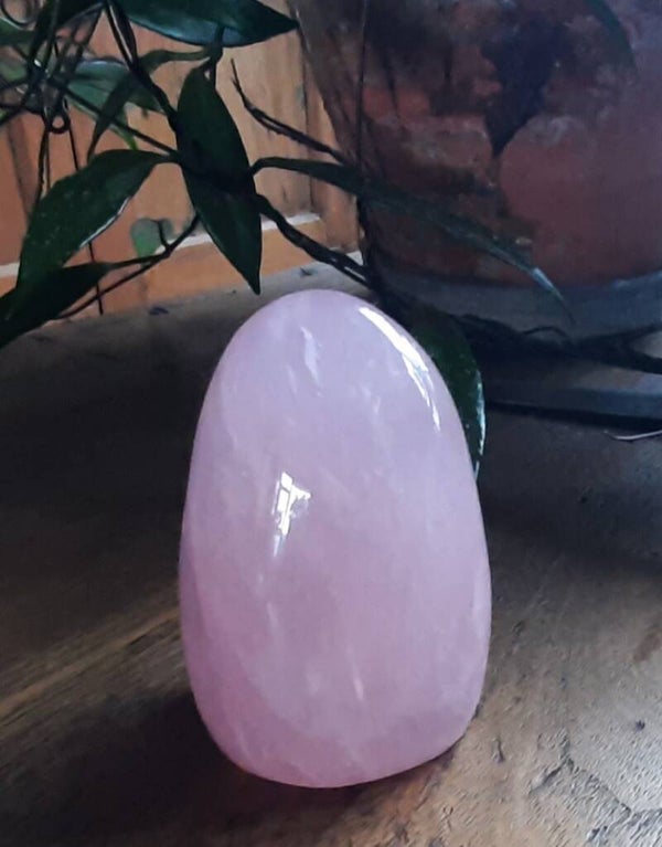 Rozenkwarts sculptuur 3