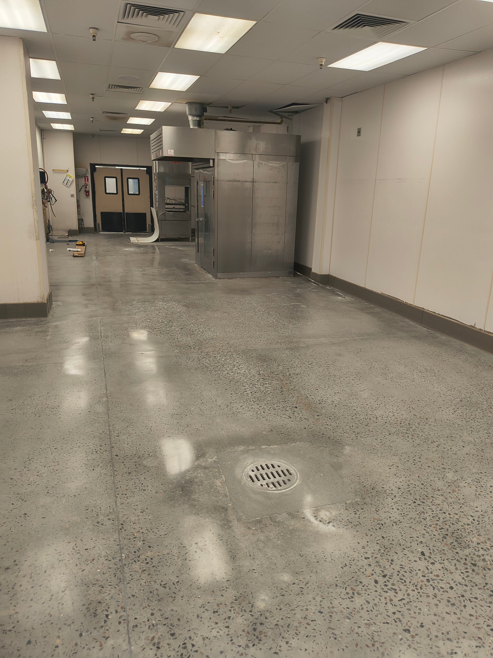 Polished concrete floor in a commercial facility