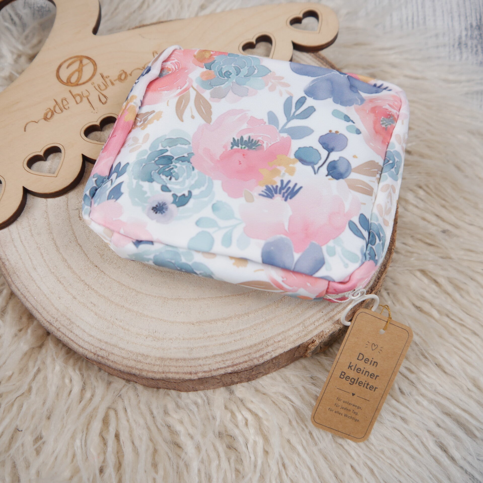 Mini Kosmetik & erste Perioden Täschchen für Mädchen - BLUMEN WEISS