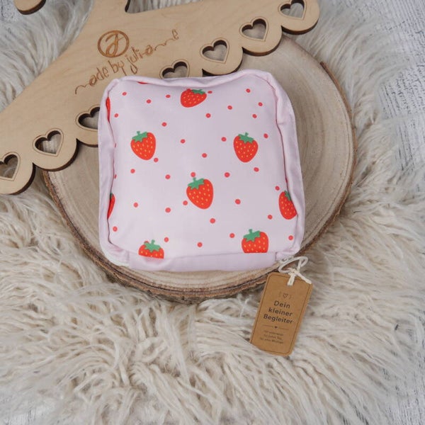 Mini Kosmetik & erste Perioden Täschchen für Mädchen - ERDBEEREN ROSA