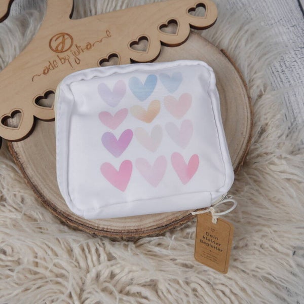 Mini Kosmetik & erste Perioden Täschchen für Mädchen - PASTELL HERZEN WEISS