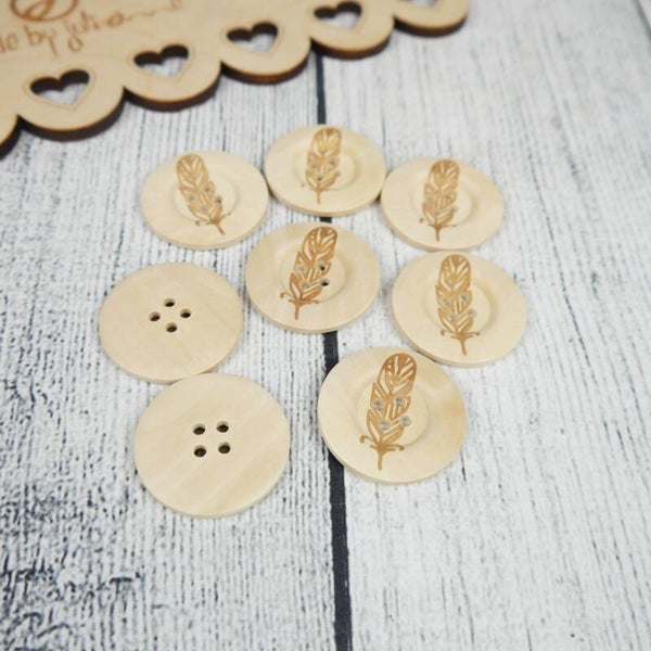 Eigenproduktion Holzknopf Natur Feder 40mm