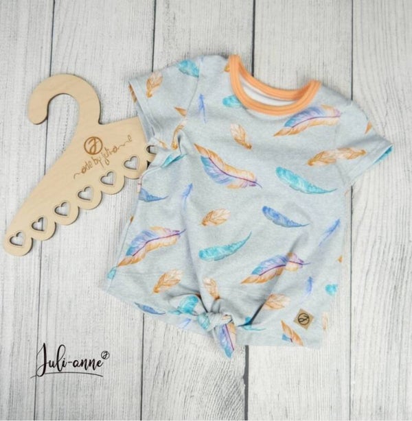 Knotenshirt Federn