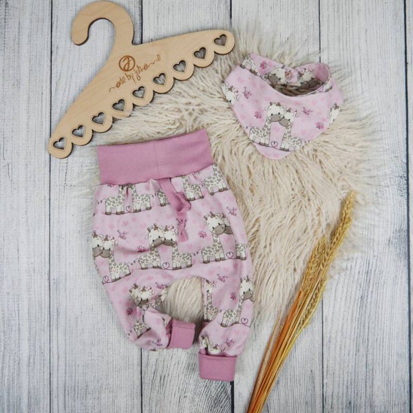 74 Set: Baggypants & Halstuch Giraffe