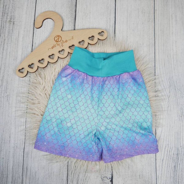 128 Sommershorts Kurz Schuppen Lila Türkis