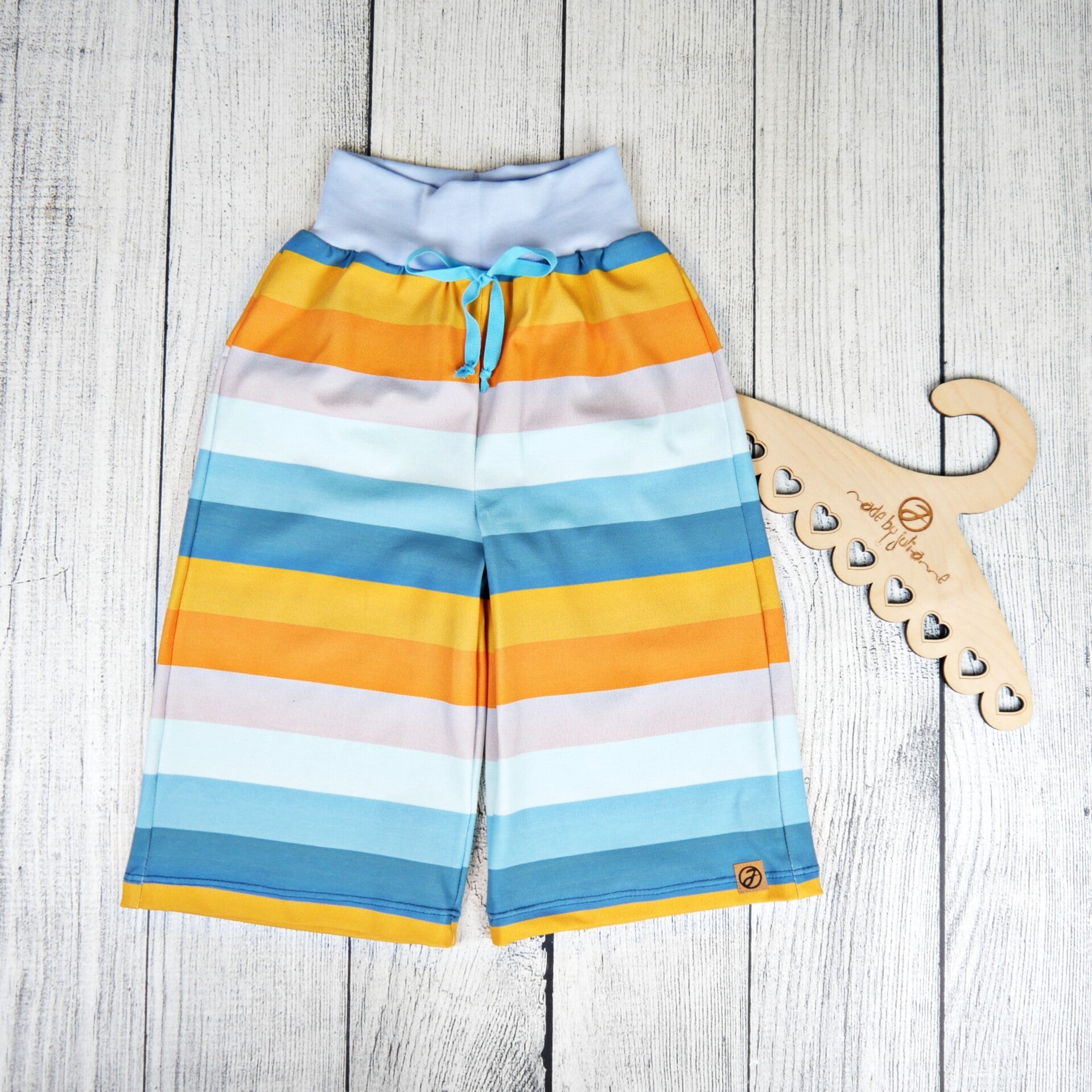 140 Sommershorts Knielang Blockstreifen