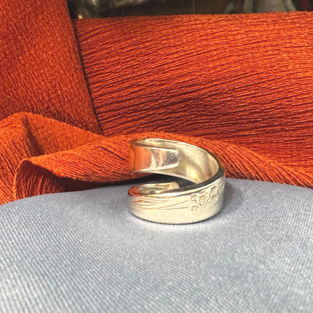 Enchanted Gentle Rose (1960) Ring