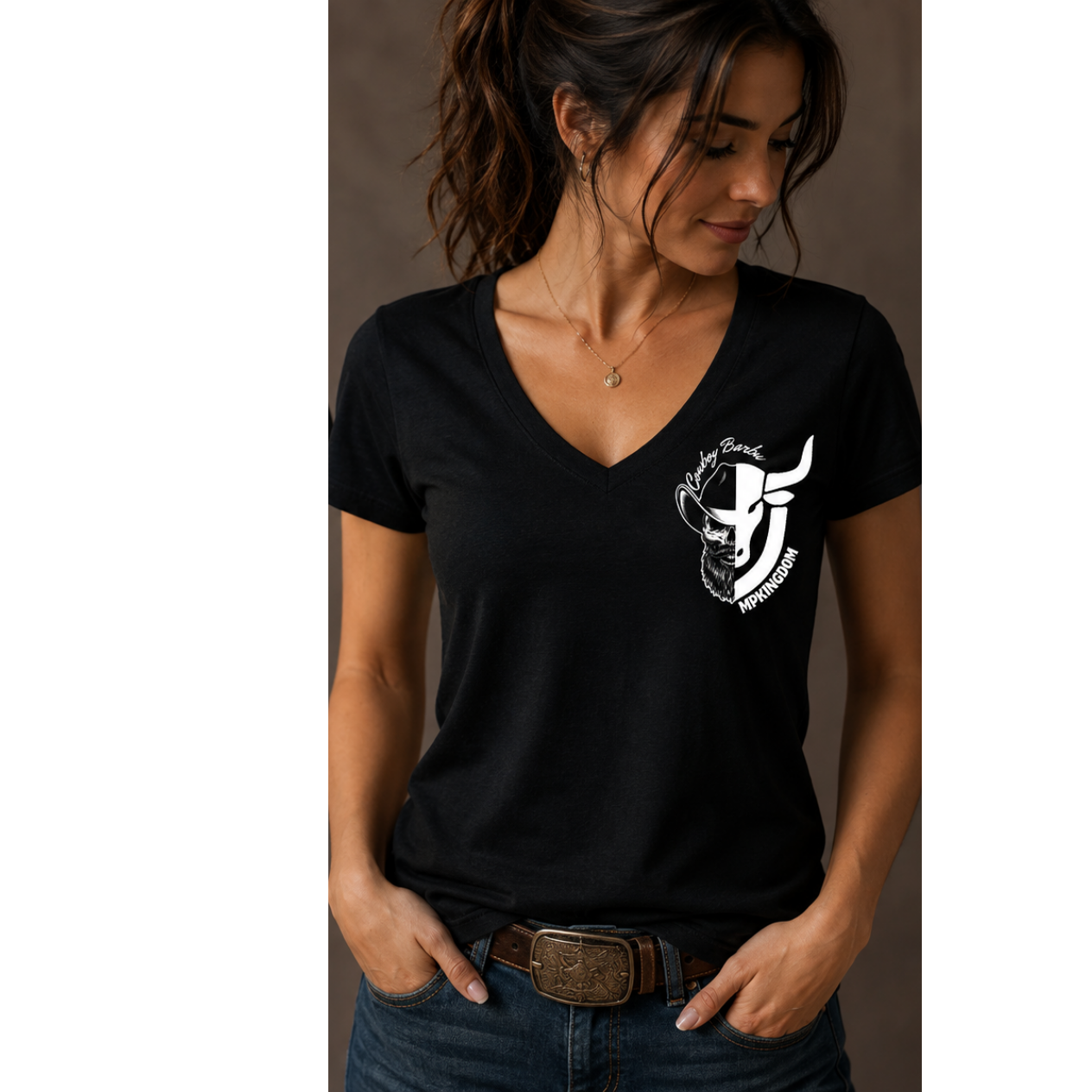 MP Kingdom cowboy barbu T-Shirt en v femme – Western Moderne