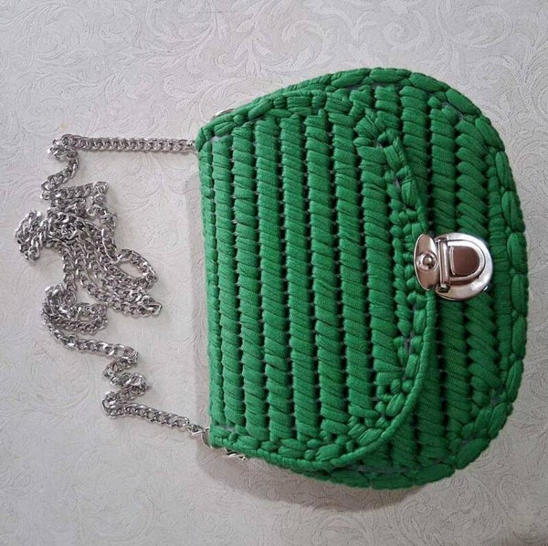 heklana torba zelena s lančićem