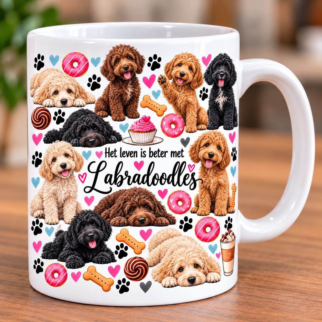 Witte mok met schattige Labradoodle