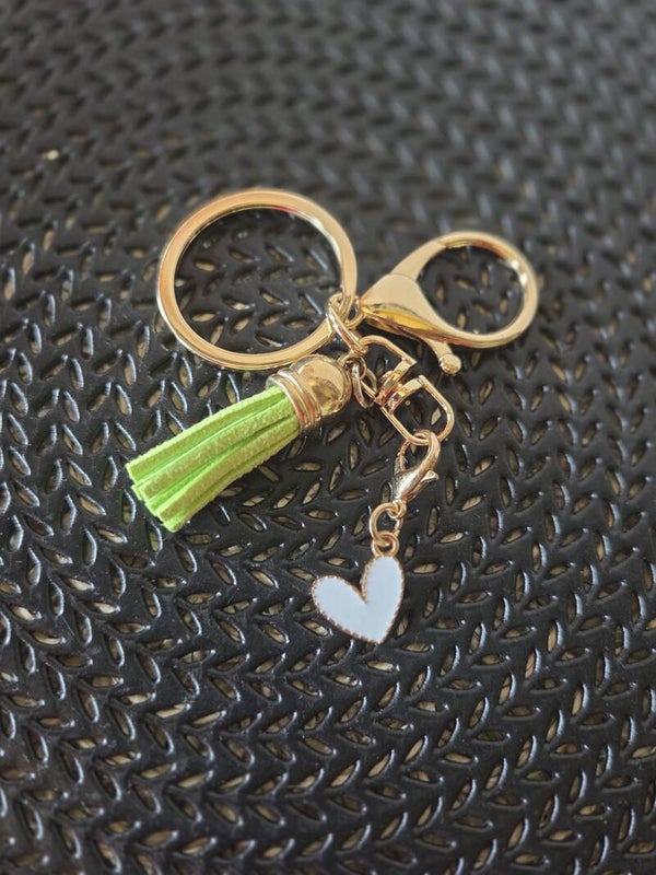 Sleutelhanger met groen kwastje & hartje 💖