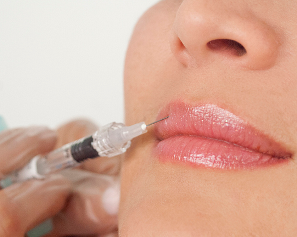 HIDRATACIÓN CON ÁCIDO HIALURÓNICO