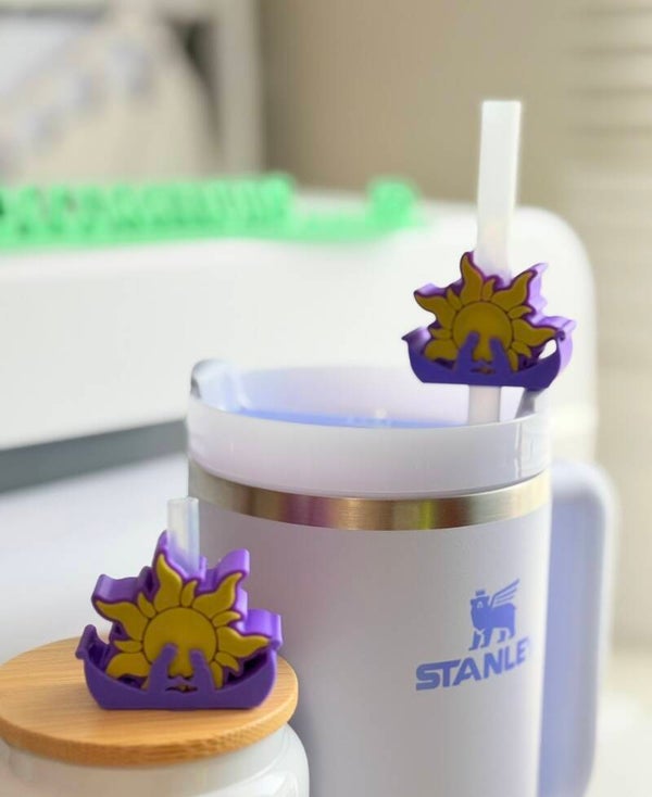 Straw topper tangled