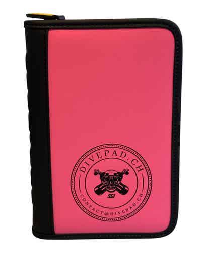 Sub-base Travel Logbuch (Pink / Schwarzes Logo)