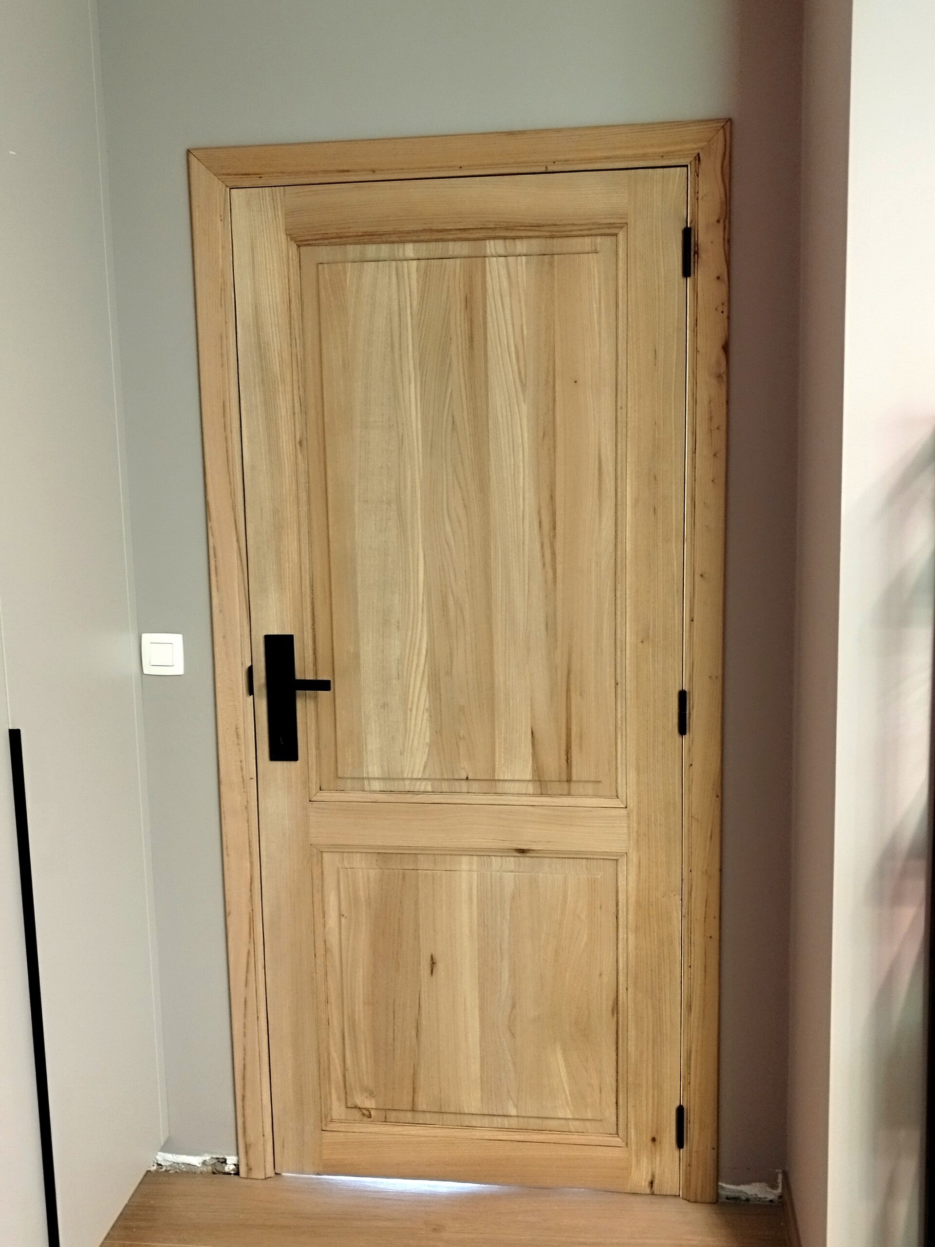 Massieve deuren zorgen voor een unieke stijl van de woning