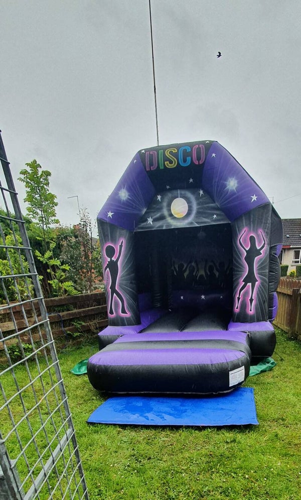 Bouncy castle 8ftx11ft