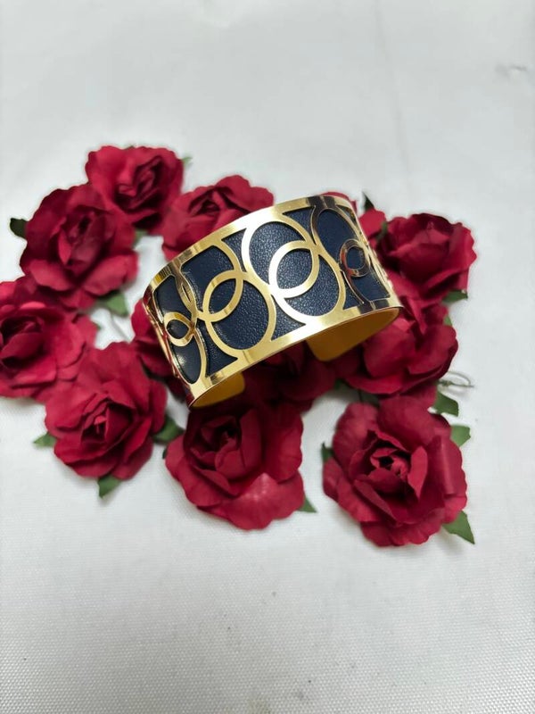 Bracelet manchette en acier inoxydable doré et cuir réversible noir/jaune, moutarde