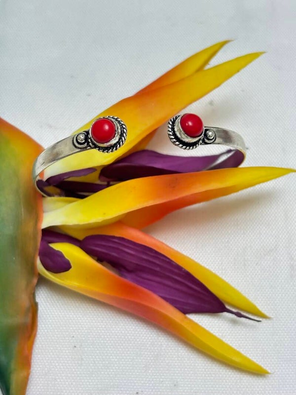 Bracelet jonc ajustable en argent sterling 925 et pierre corail rouge