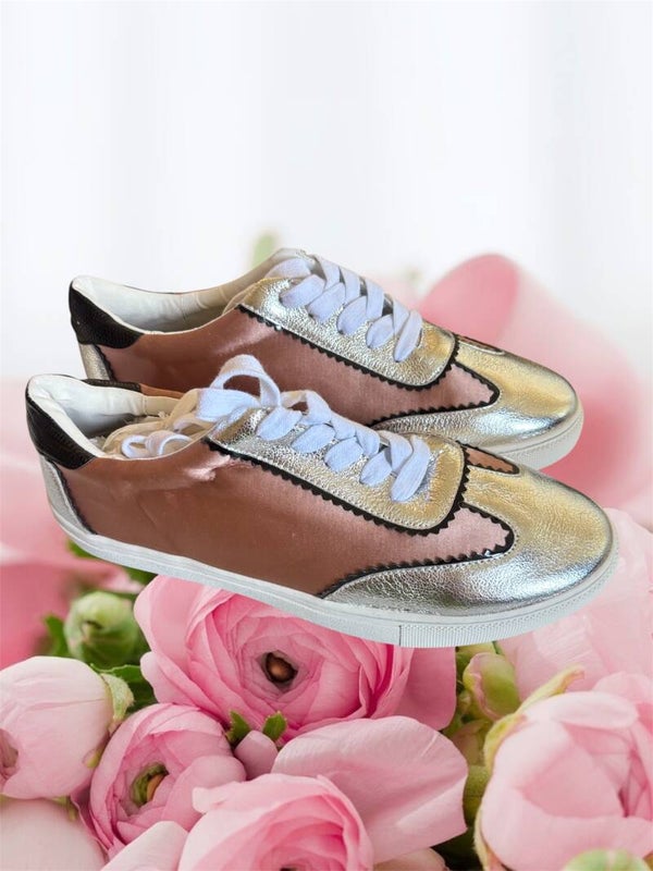 Baskets tendances et originale, l’alliance unique du cuivre, de l’argent et du Suède rose