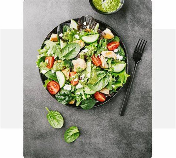 Nos salade accompagnées d'une vinaigrette