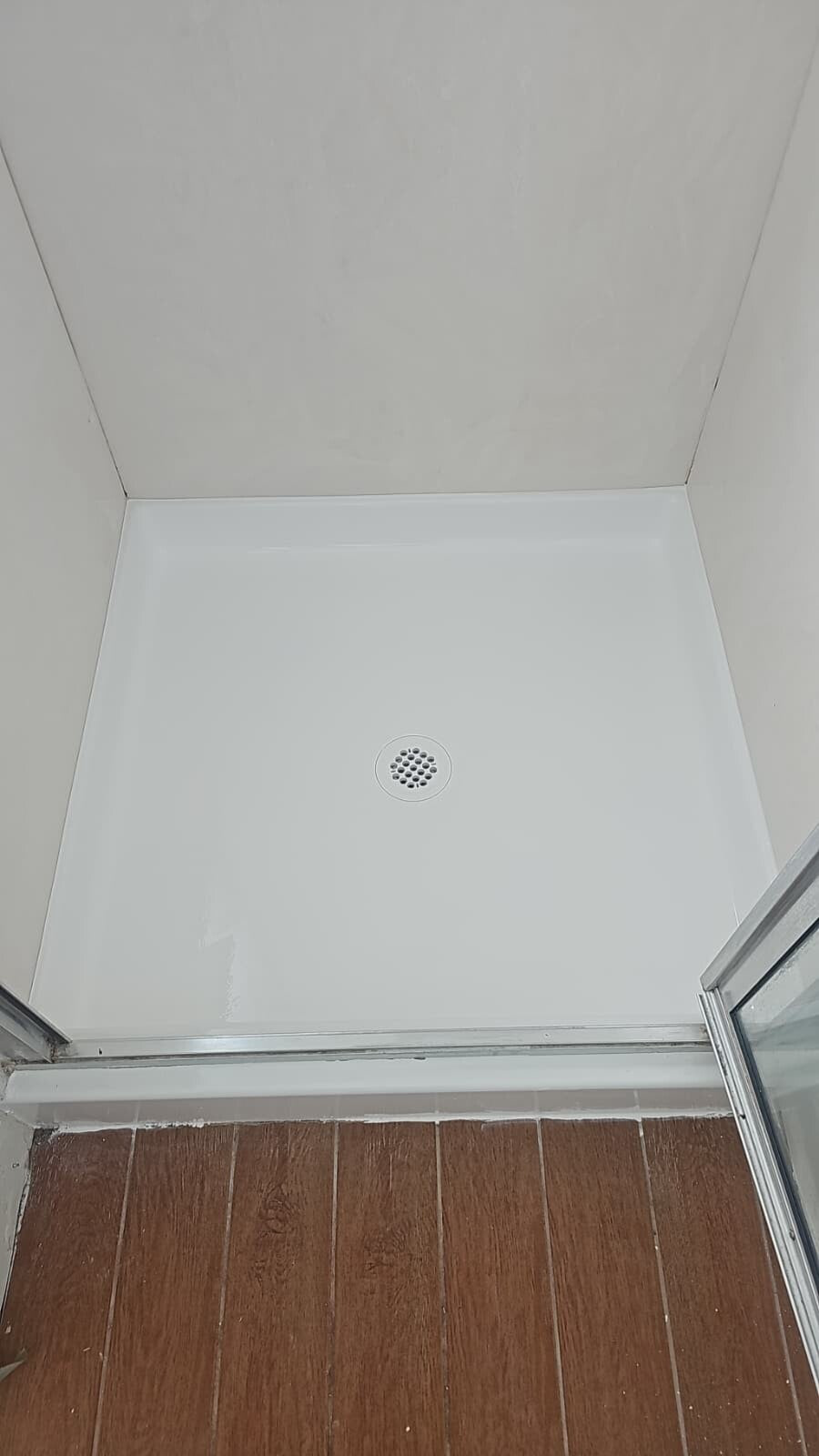 RESURFACING SHOWER-TUB